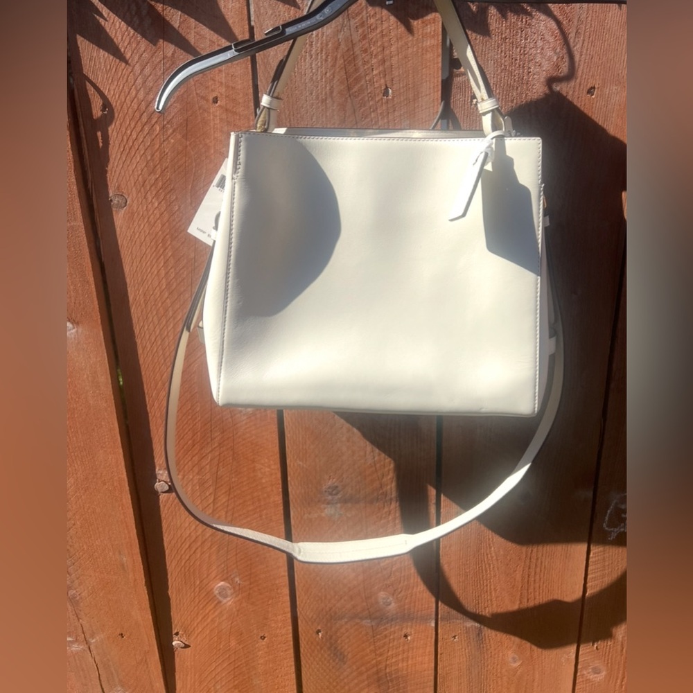 Lauren Ralph Lauren Elegant Cream Shoulder Bag